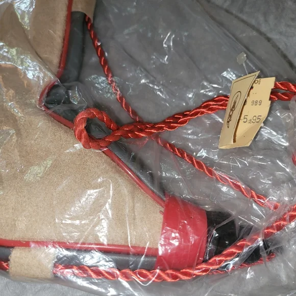 Traditional Spanish Wine Bota Water Canteen - Picture 4 of 5